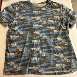 Magellan Outdoors Blue and Tan Camouflage Shirt - Size XL